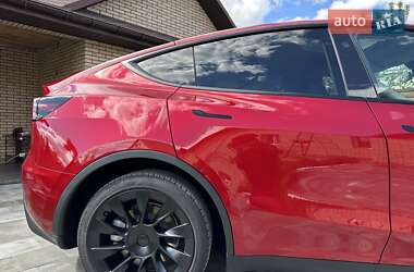 Позашляховик / Кросовер Tesla Model Y 2024 в 