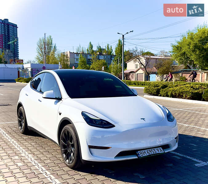 Внедорожник / Кроссовер Tesla Model Y 2024 в 