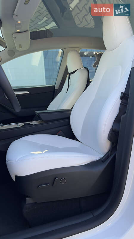 Внедорожник / Кроссовер Tesla Model Y 2024 в Одессе