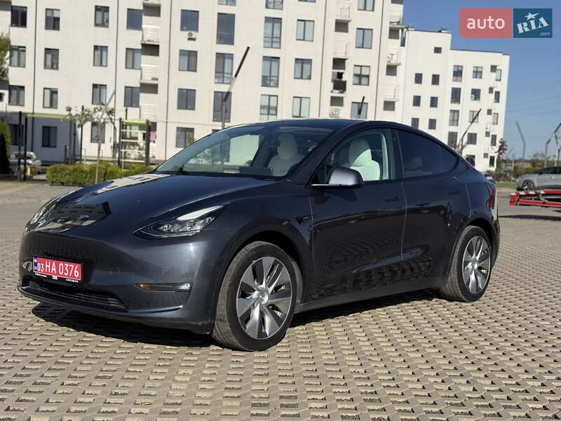 Tesla Model Y 2020