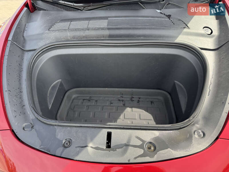 Позашляховик / Кросовер Tesla Model Y 2021 в Києві