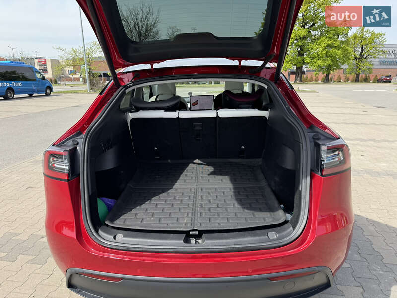 Позашляховик / Кросовер Tesla Model Y 2021 в Києві