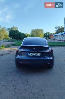Позашляховик / Кросовер Tesla Model Y 2023 в 