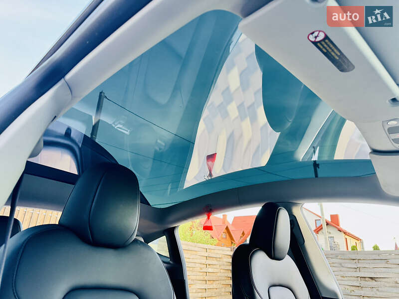Внедорожник / Кроссовер Tesla Model Y 2023 в Киеве