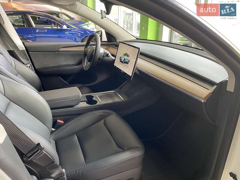 Внедорожник / Кроссовер Tesla Model Y 2023 в Киеве
