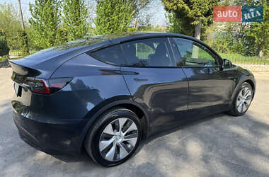 Позашляховик / Кросовер Tesla Model Y 2024 в 