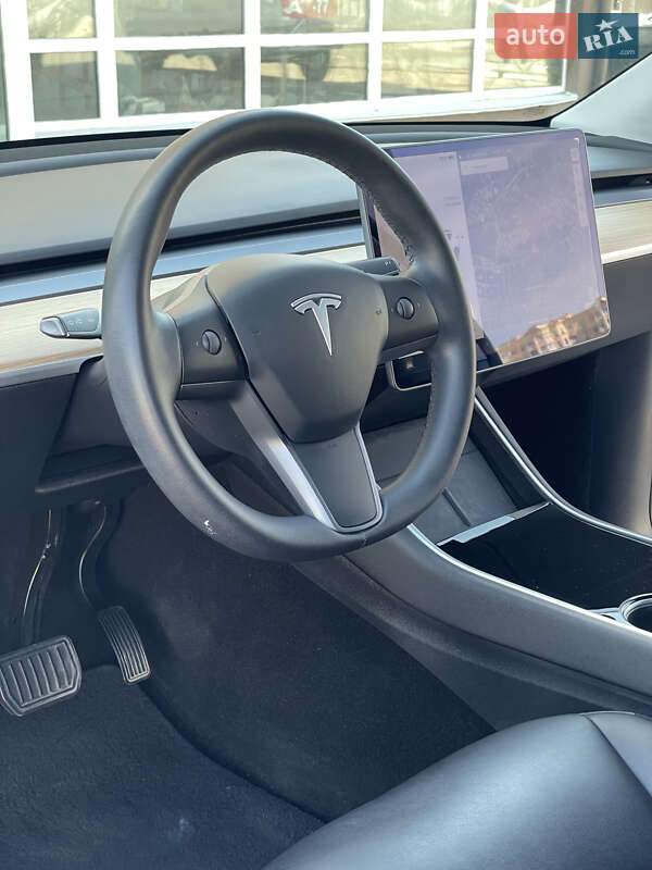 Внедорожник / Кроссовер Tesla Model Y 2020 в Киеве