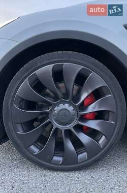 Позашляховик / Кросовер Tesla Model Y 2021 в 