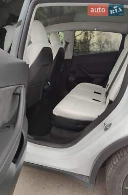 Внедорожник / Кроссовер Tesla Model Y 2023 в 