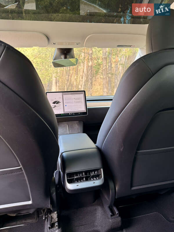 Внедорожник / Кроссовер Tesla Model Y 2023 в Львове