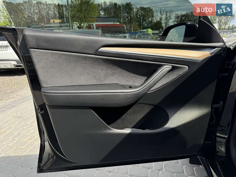 Внедорожник / Кроссовер Tesla Model Y 2023 в Виннице