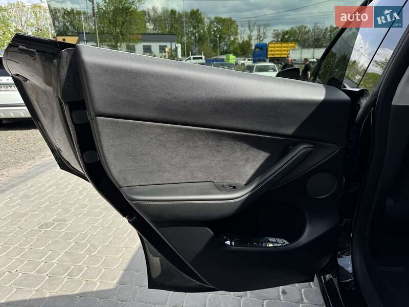Внедорожник / Кроссовер Tesla Model Y 2023 в Виннице