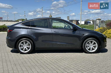 Позашляховик / Кросовер Tesla Model Y 2024 в 