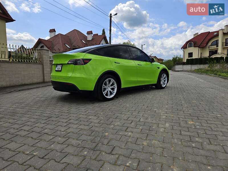 Позашляховик / Кросовер Tesla Model Y 2023 в Трускавці