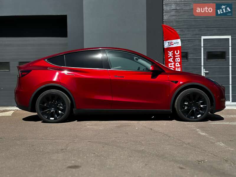 Позашляховик / Кросовер Tesla Model Y 2024 в Києві