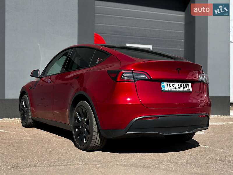 Позашляховик / Кросовер Tesla Model Y 2024 в Києві