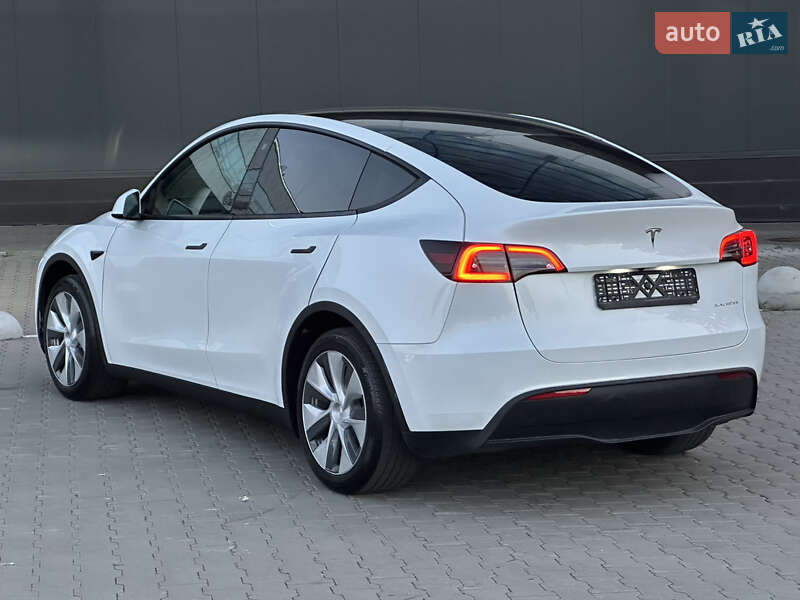 Внедорожник / Кроссовер Tesla Model Y 2023 в Киеве