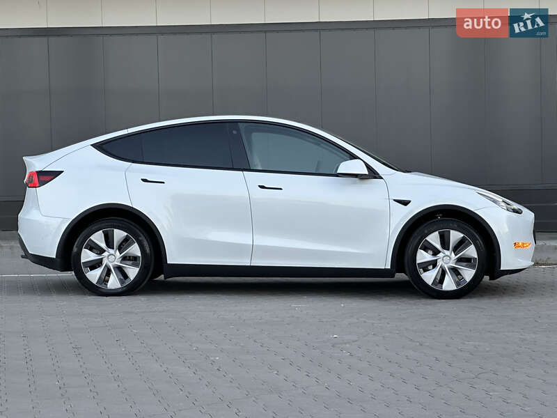 Внедорожник / Кроссовер Tesla Model Y 2023 в Киеве