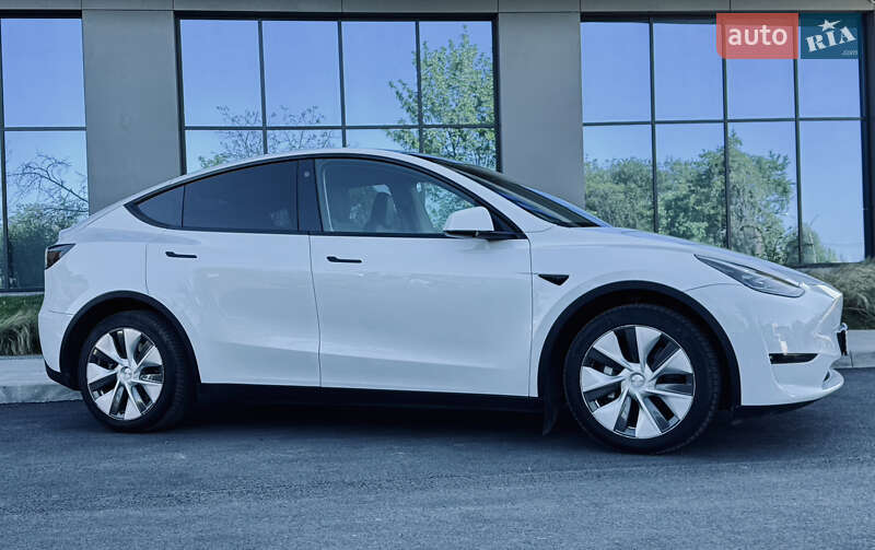 Позашляховик / Кросовер Tesla Model Y 2022 в Львові