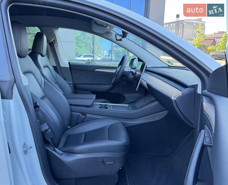 Позашляховик / Кросовер Tesla Model Y 2022 в Львові