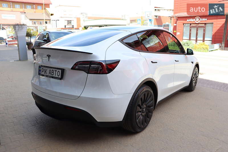 Позашляховик / Кросовер Tesla Model Y 2023 в Львові