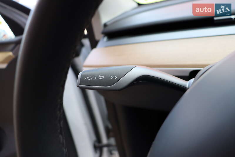 Позашляховик / Кросовер Tesla Model Y 2023 в Львові