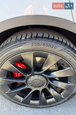 Внедорожник / Кроссовер Tesla Model Y 2022 в 