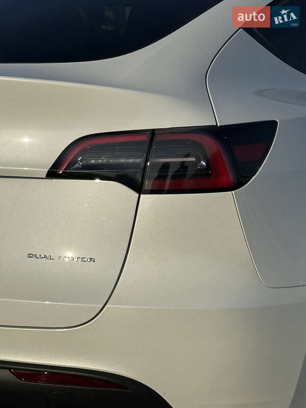 Внедорожник / Кроссовер Tesla Model Y 2024 в Ровно