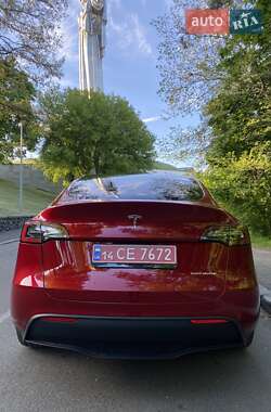 Позашляховик / Кросовер Tesla Model Y 2024 в 