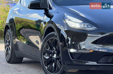 Внедорожник / Кроссовер Tesla Model Y 2021 в 