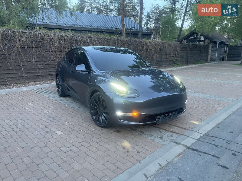 Позашляховик / Кросовер Tesla Model Y 2022 в Києві