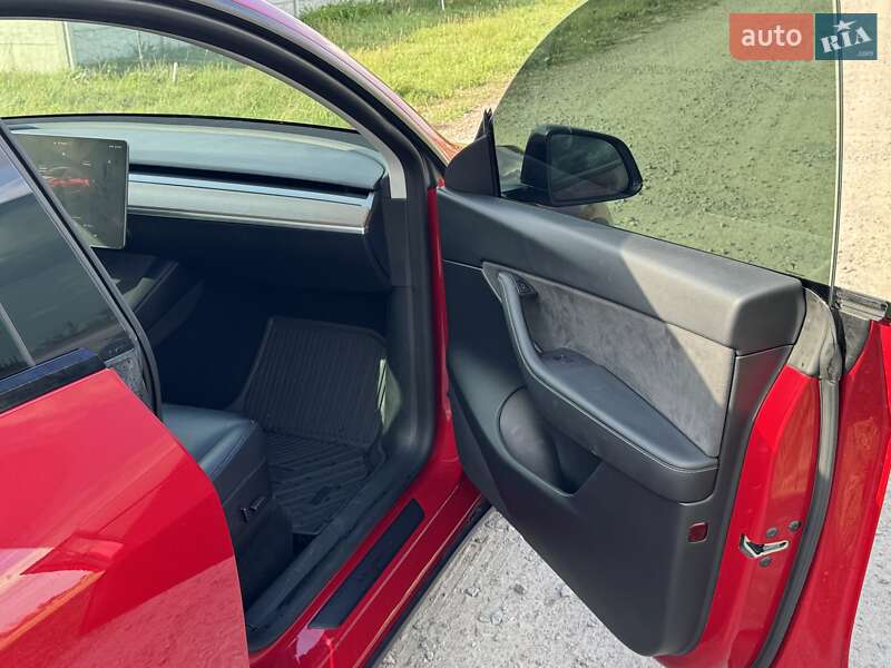 Внедорожник / Кроссовер Tesla Model Y 2022 в Киеве