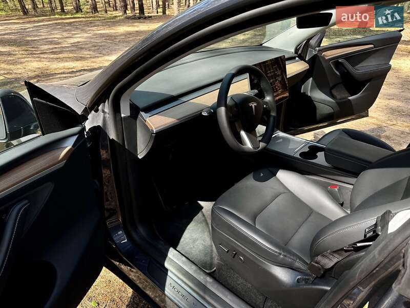 Внедорожник / Кроссовер Tesla Model Y 2023 в Киеве