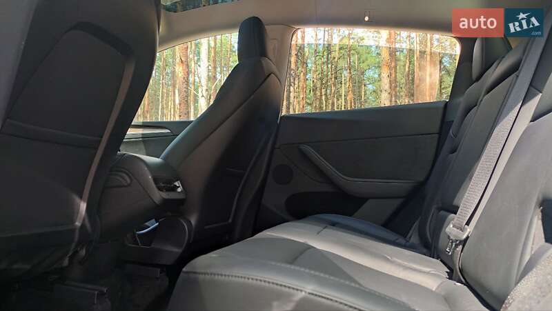 Внедорожник / Кроссовер Tesla Model Y 2023 в Киеве