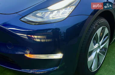 Позашляховик / Кросовер Tesla Model Y 2023 в 