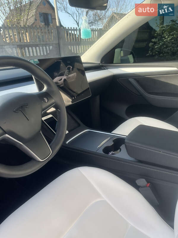 Внедорожник / Кроссовер Tesla Model Y 2023 в Киеве
