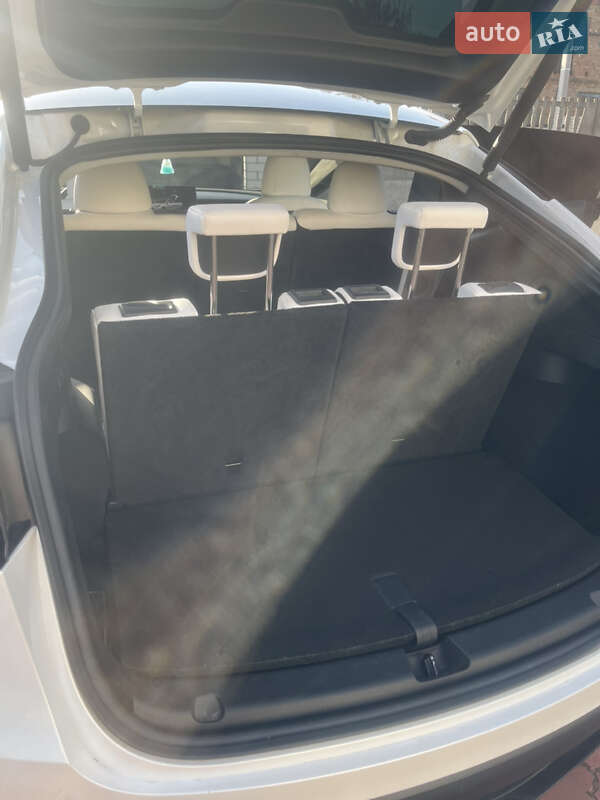 Внедорожник / Кроссовер Tesla Model Y 2023 в Киеве