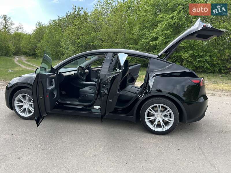 Внедорожник / Кроссовер Tesla Model Y 2023 в Киеве