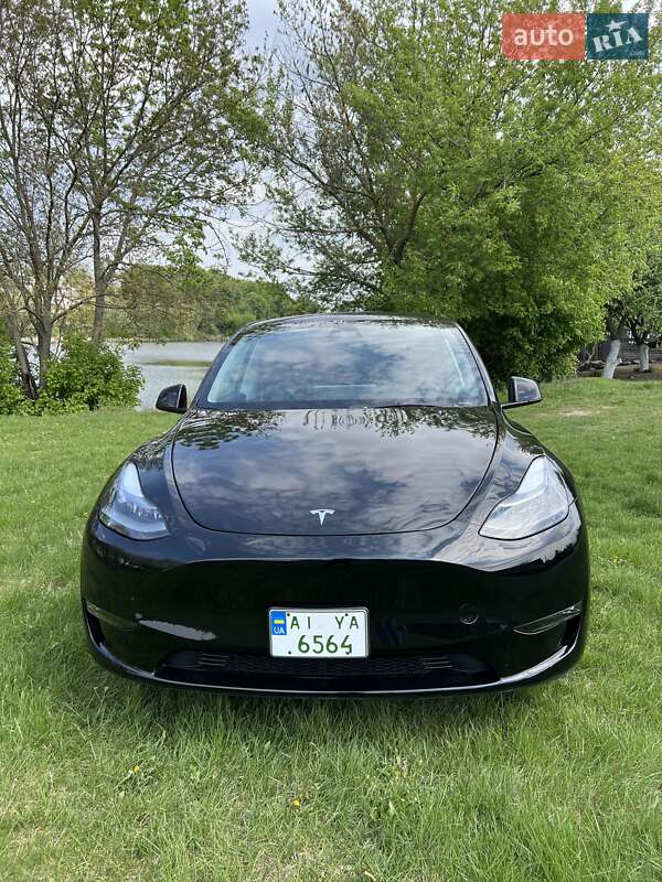 Внедорожник / Кроссовер Tesla Model Y 2023 в Киеве