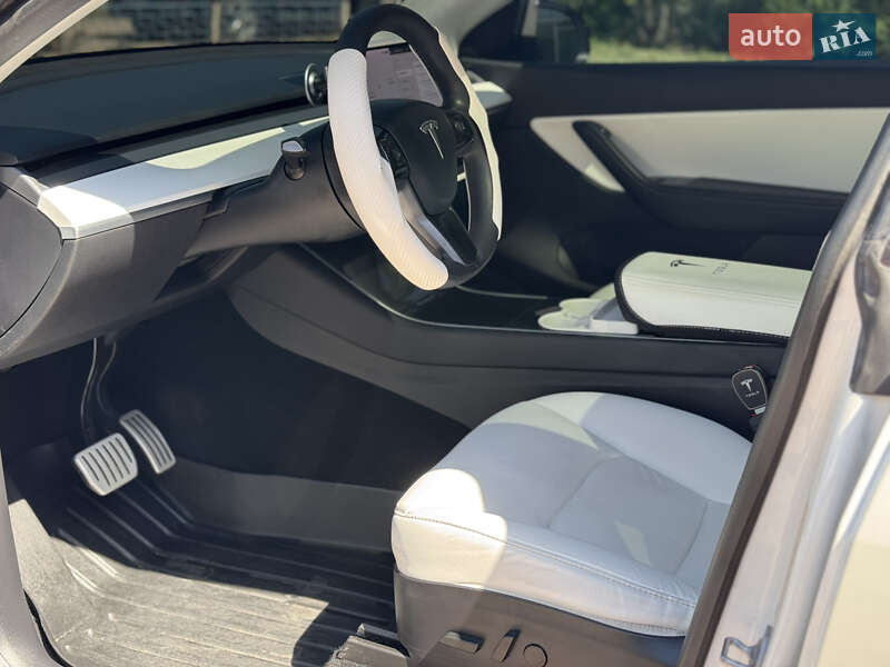 Позашляховик / Кросовер Tesla Model Y 2020 в Кривому Розі