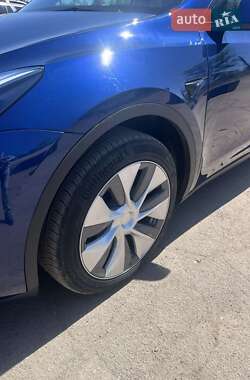 Внедорожник / Кроссовер Tesla Model Y 2024 в 