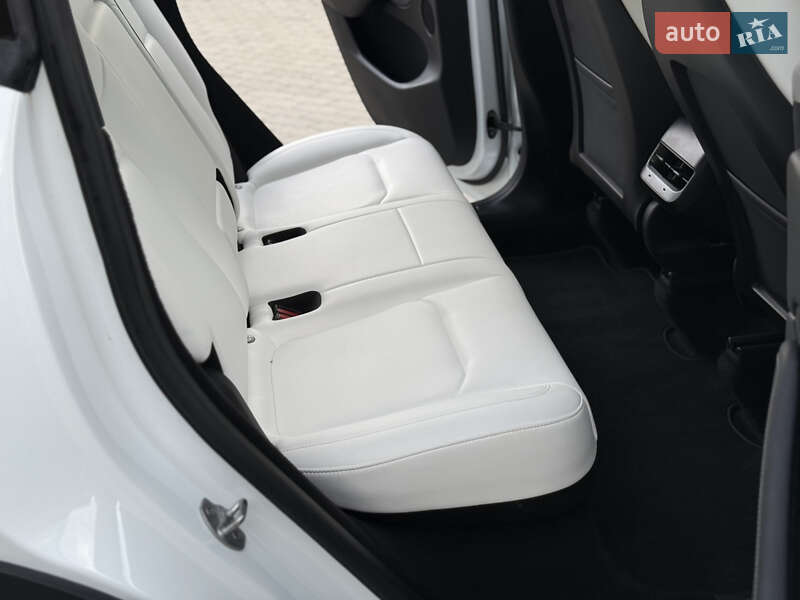 Внедорожник / Кроссовер Tesla Model Y 2023 в Виннице
