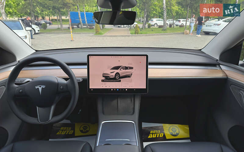 Внедорожник / Кроссовер Tesla Model Y 2023 в Львове