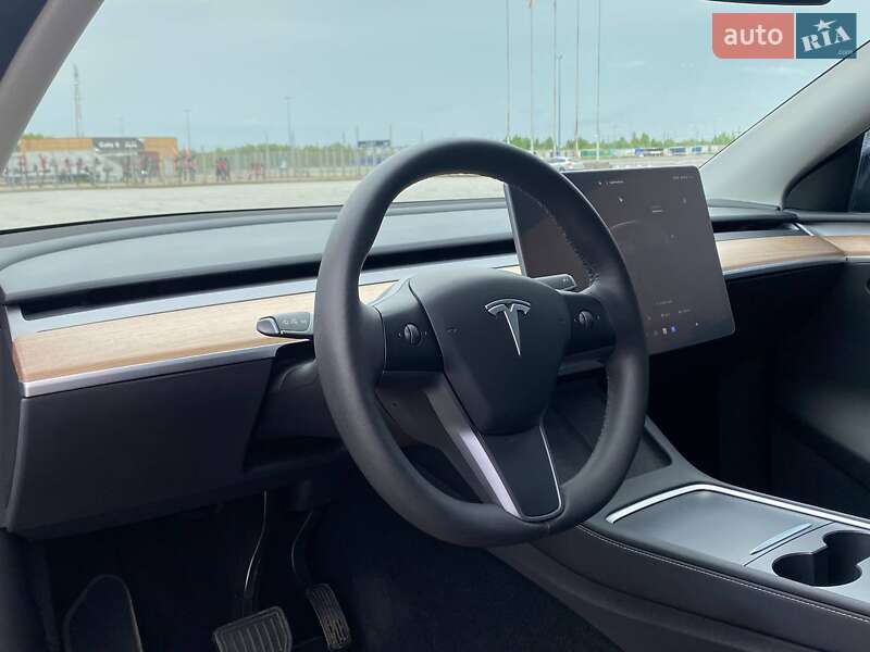 Внедорожник / Кроссовер Tesla Model Y 2023 в Львове