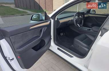 Позашляховик / Кросовер Tesla Model Y 2023 в 