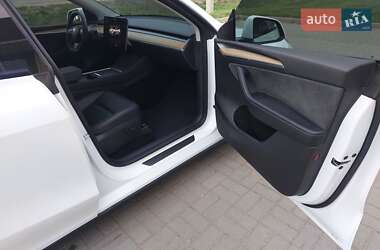 Позашляховик / Кросовер Tesla Model Y 2023 в 