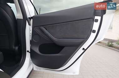 Позашляховик / Кросовер Tesla Model Y 2023 в 