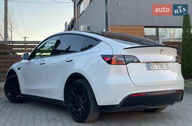 Внедорожник / Кроссовер Tesla Model Y 2021 в 