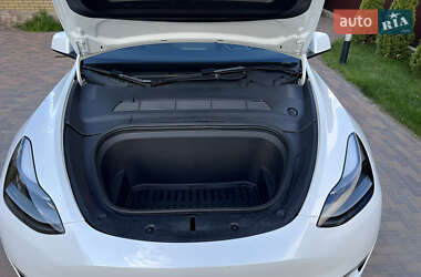 Позашляховик / Кросовер Tesla Model Y 2022 в 
