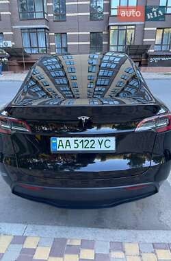 Внедорожник / Кроссовер Tesla Model Y 2024 в 